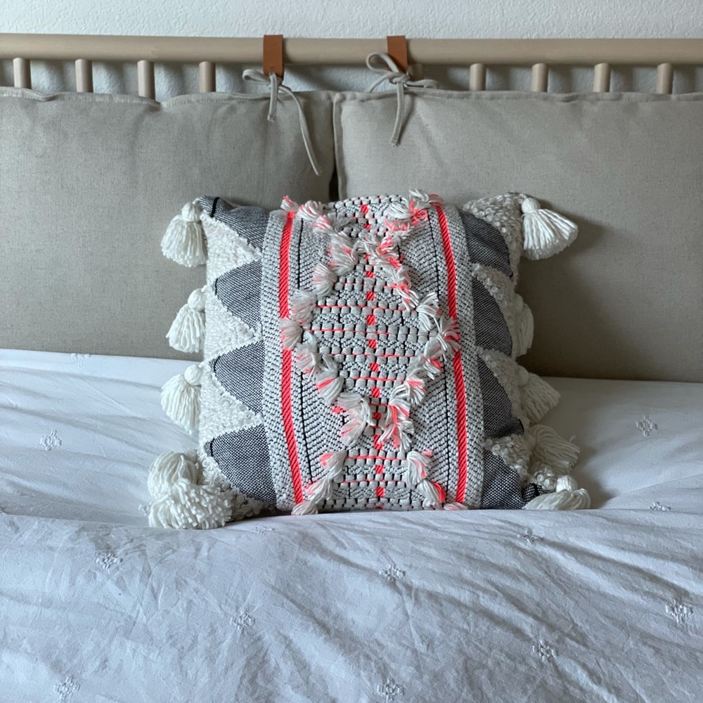 Tassel Patterned Throw Pillow